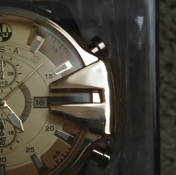 Gold Watch - Picture 7 of 8